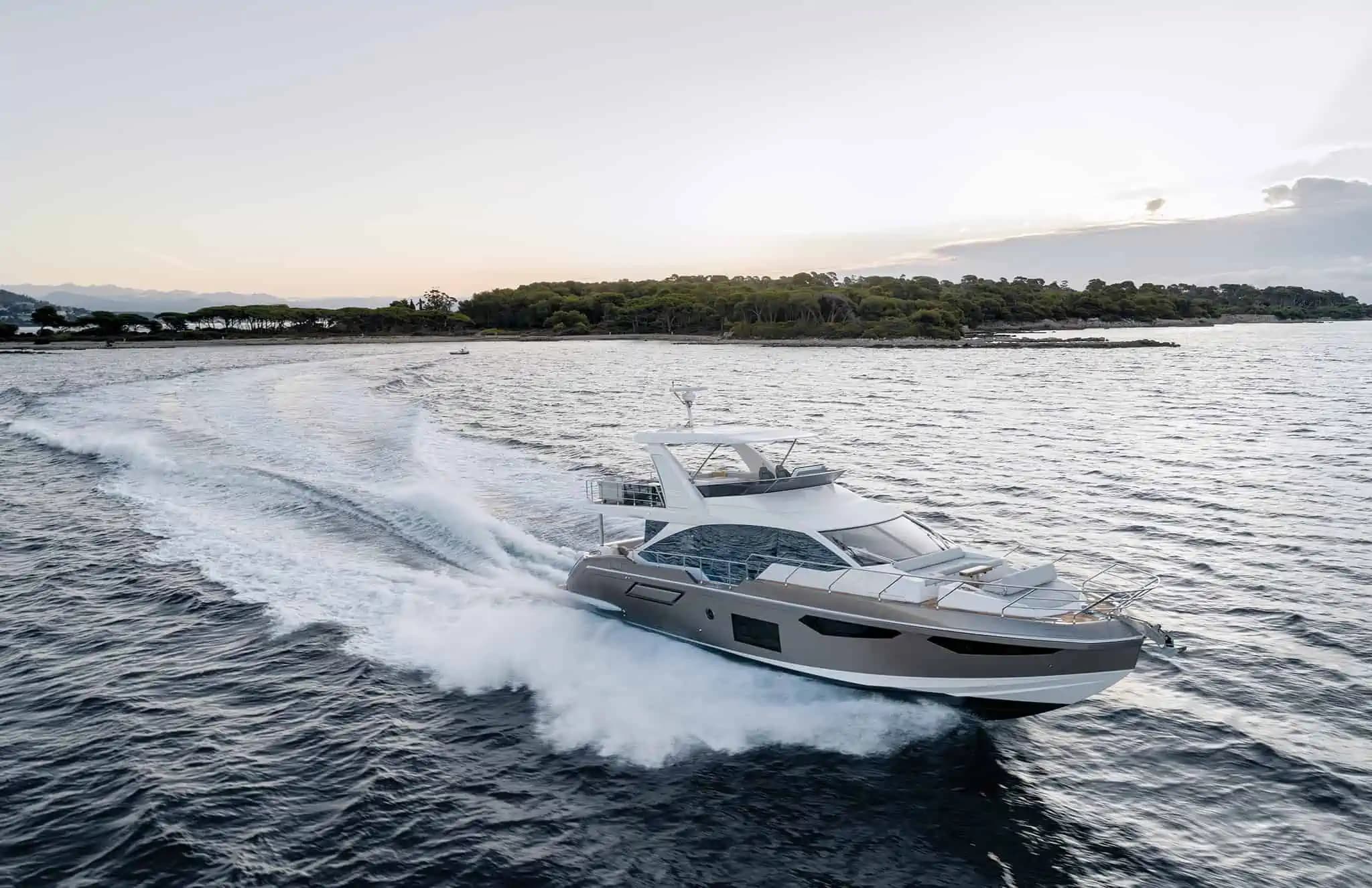 Azimut Fly 60