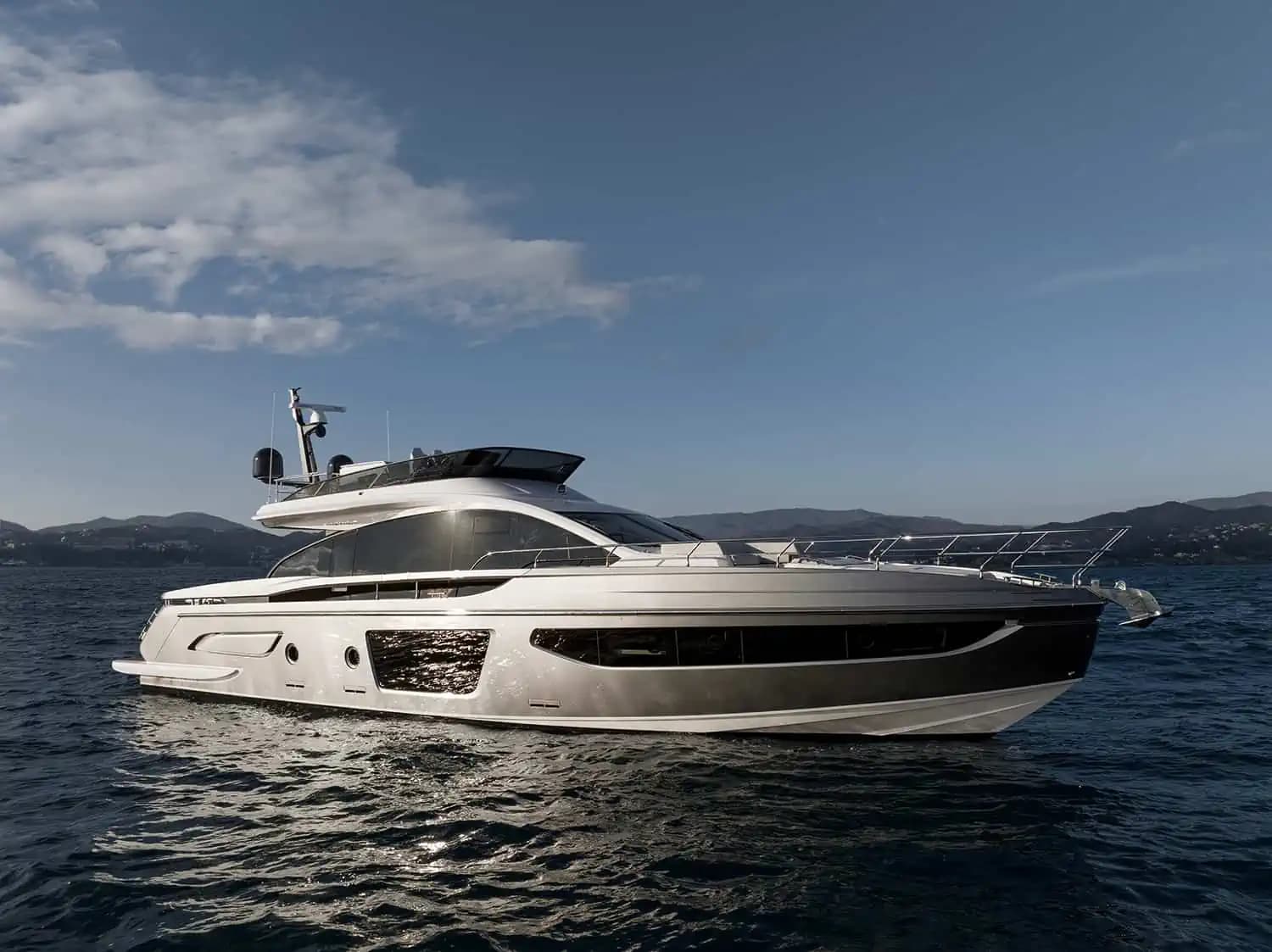 Azimut S7 — photograph 2