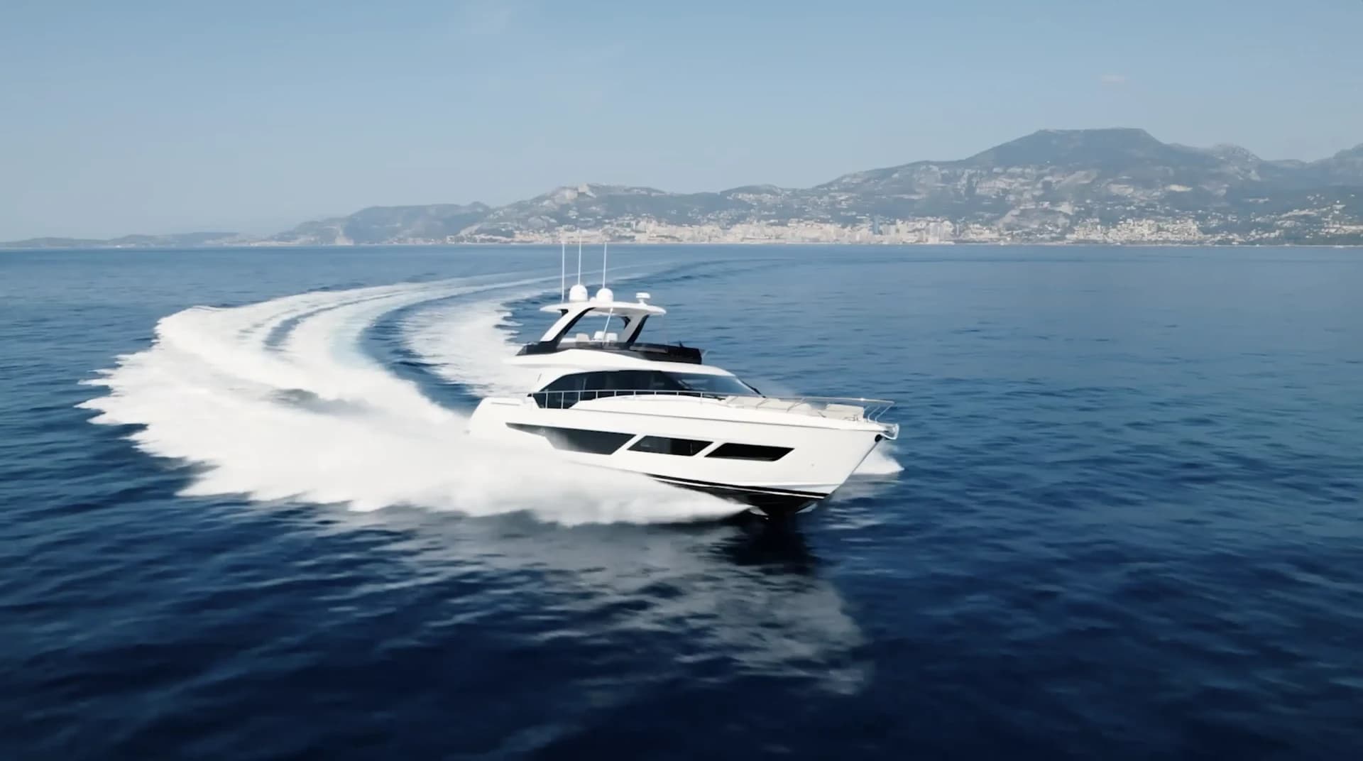 Ferretti 670