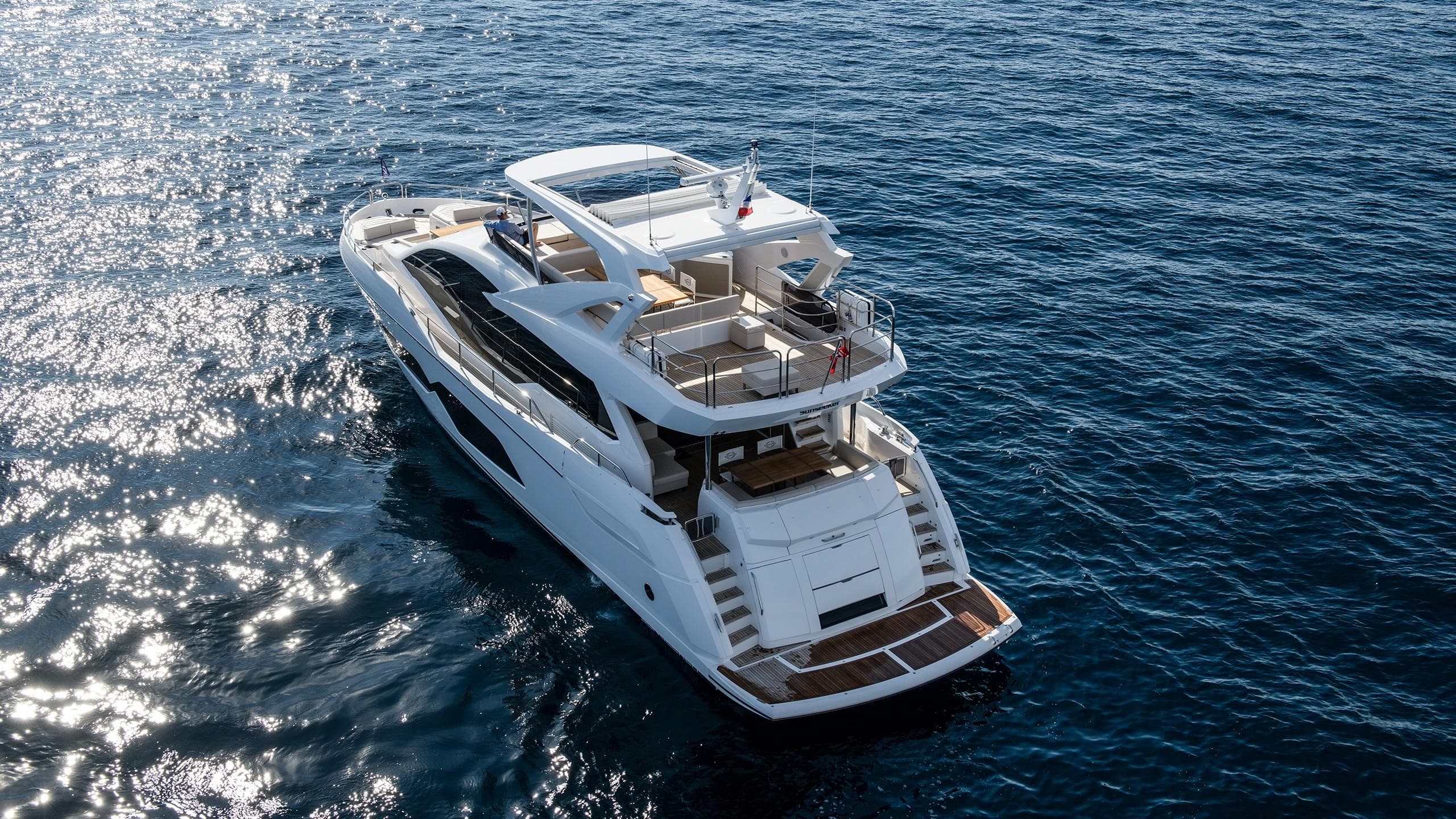 Sunseeker 76 Yacht — photograph 3