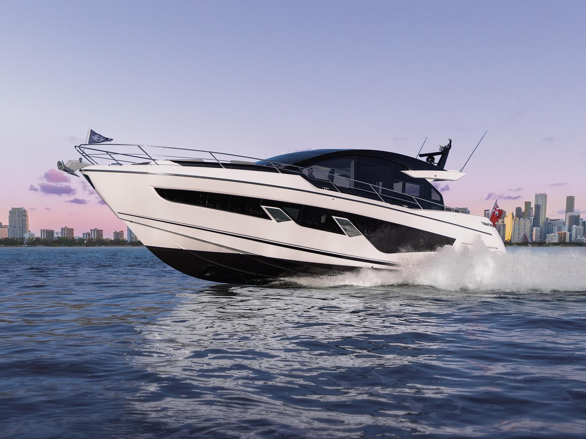 Sunseeker Predator 65 — photograph 3