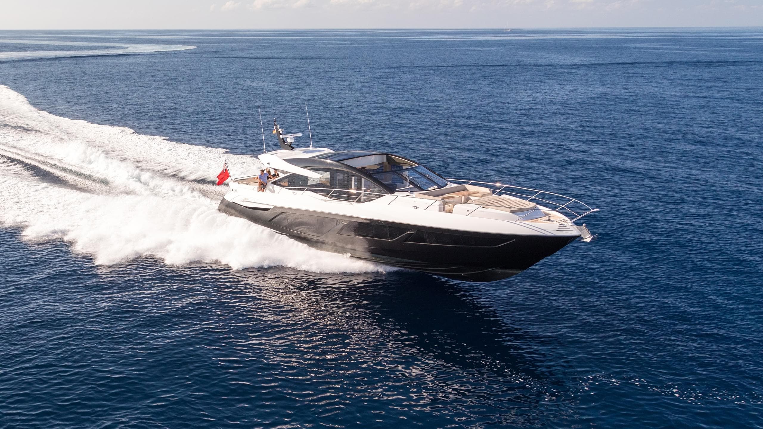 Sunseeker Predator 74 — photograph 2